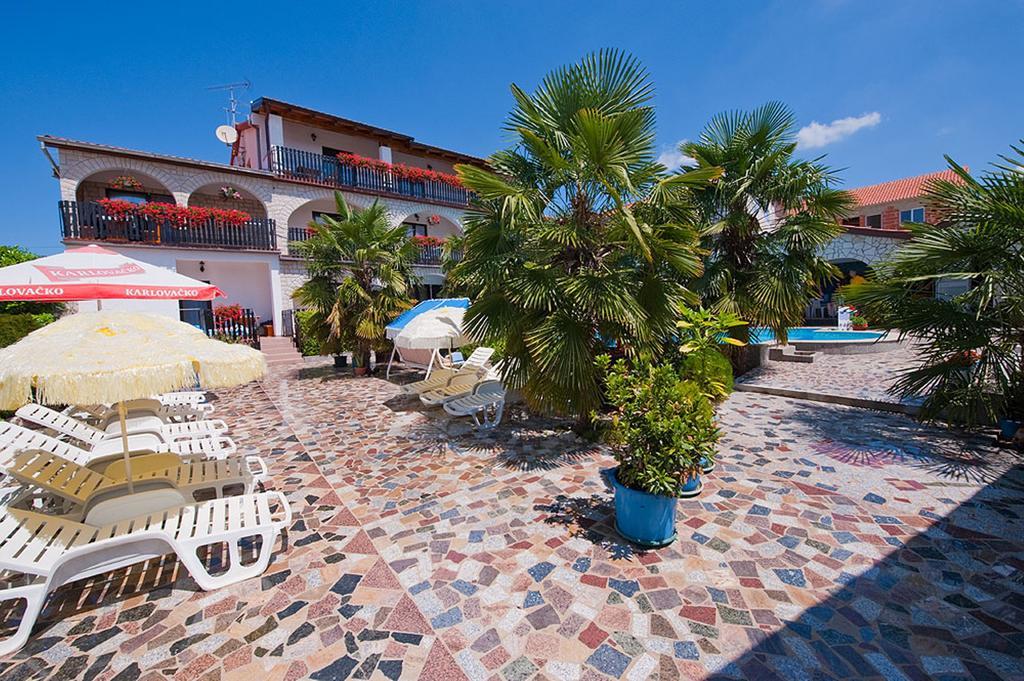 Apartments Paradis Rovinj Exterior photo