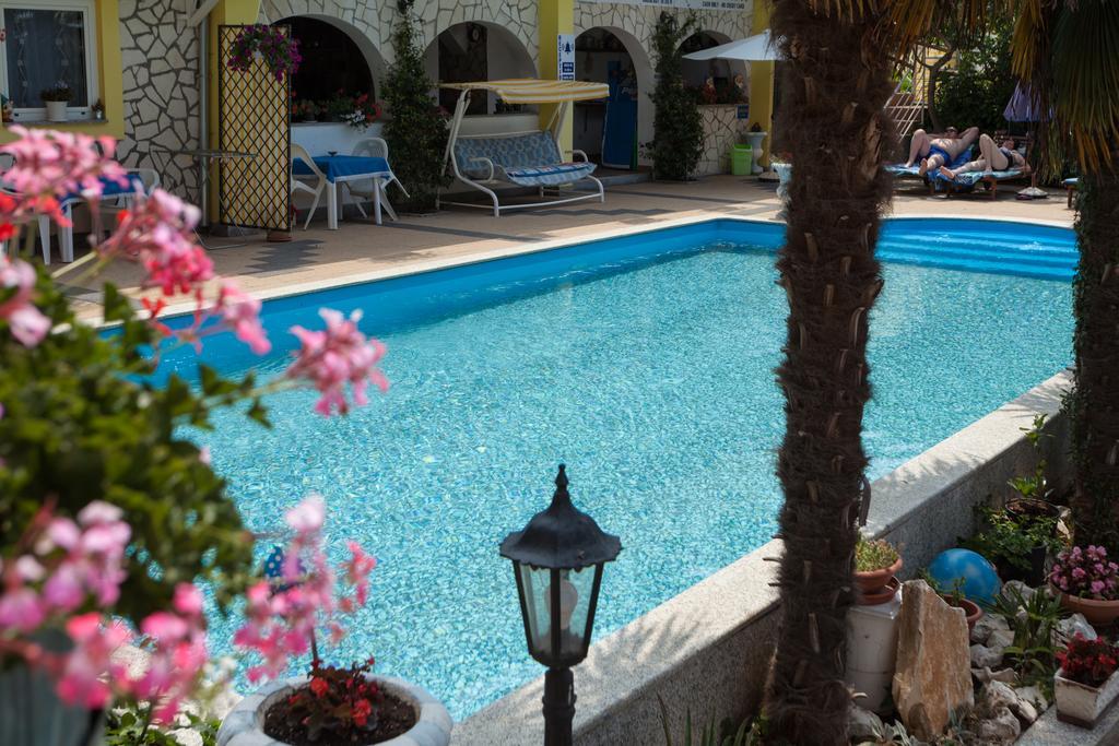 Apartments Paradis Rovinj Exterior photo